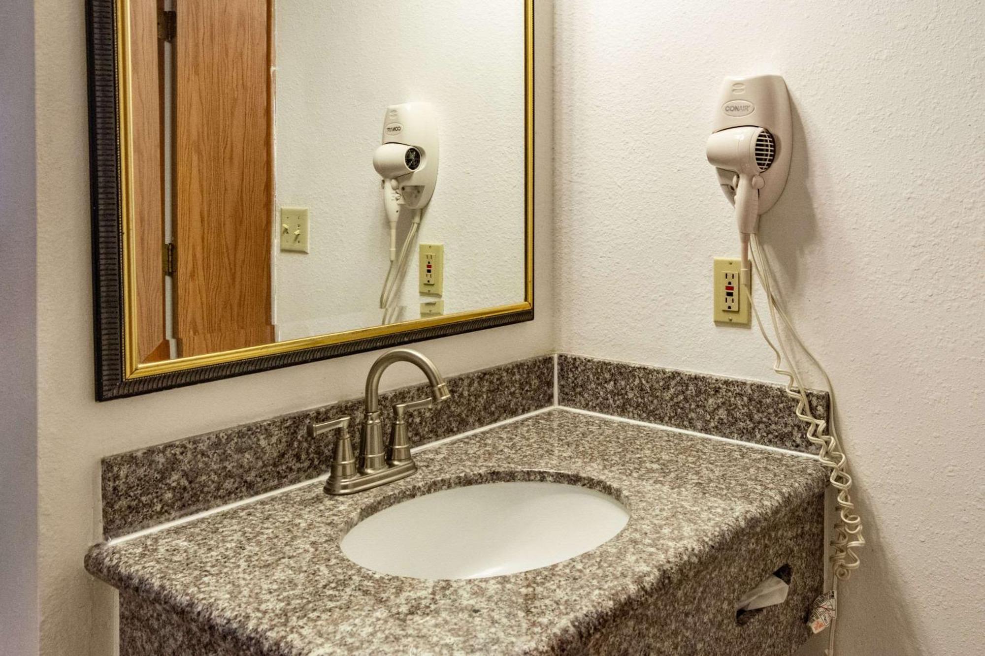 Econo Lodge Inn & Suites Madras Kültér fotó